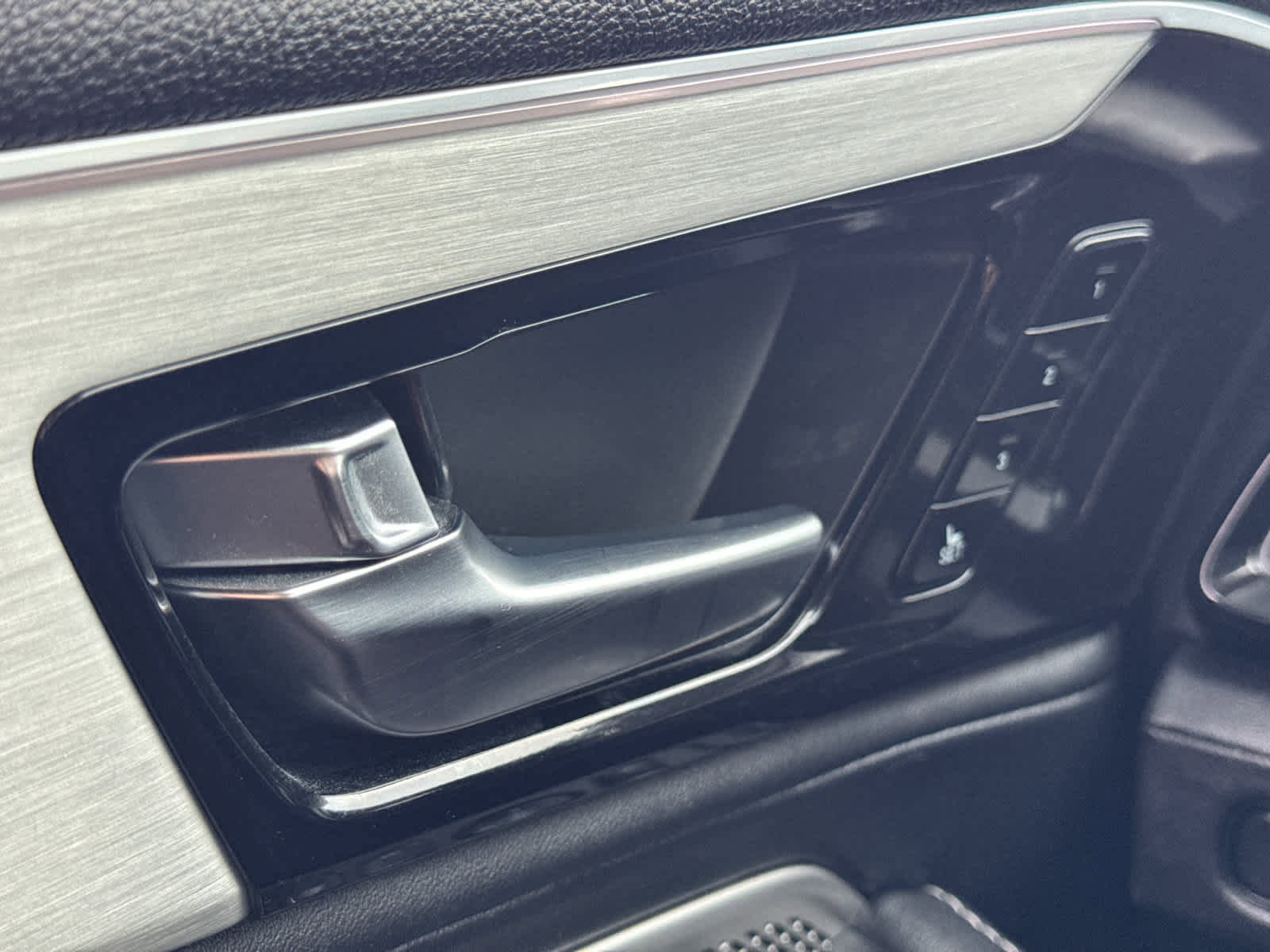 Used 2024 Acura MDX SH-AWD w/ Technology Package image 25