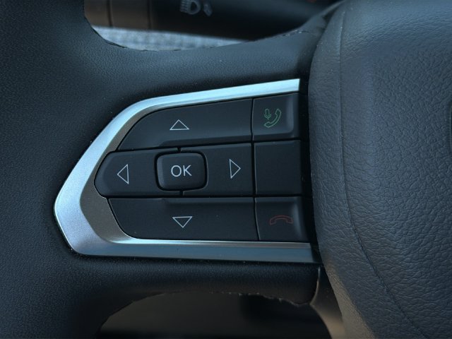 Used 2025 Jeep Compass Latitude AWD/4WD image 25