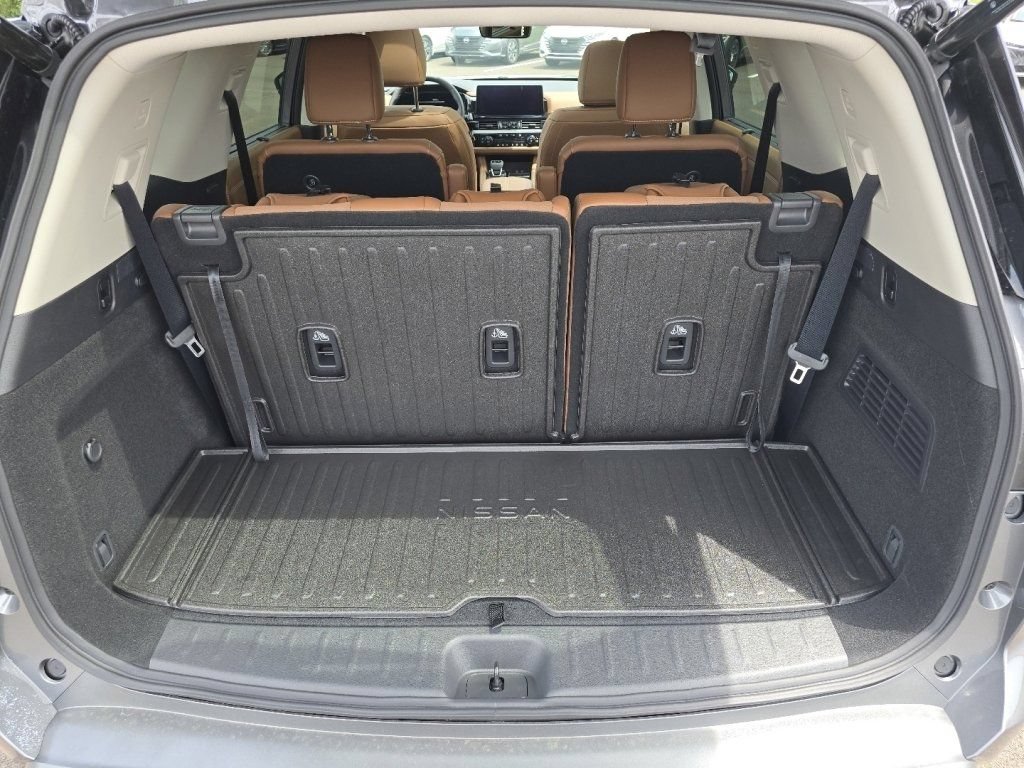 New 2026 Nissan Pathfinder Platinum AWD/4WD image 14