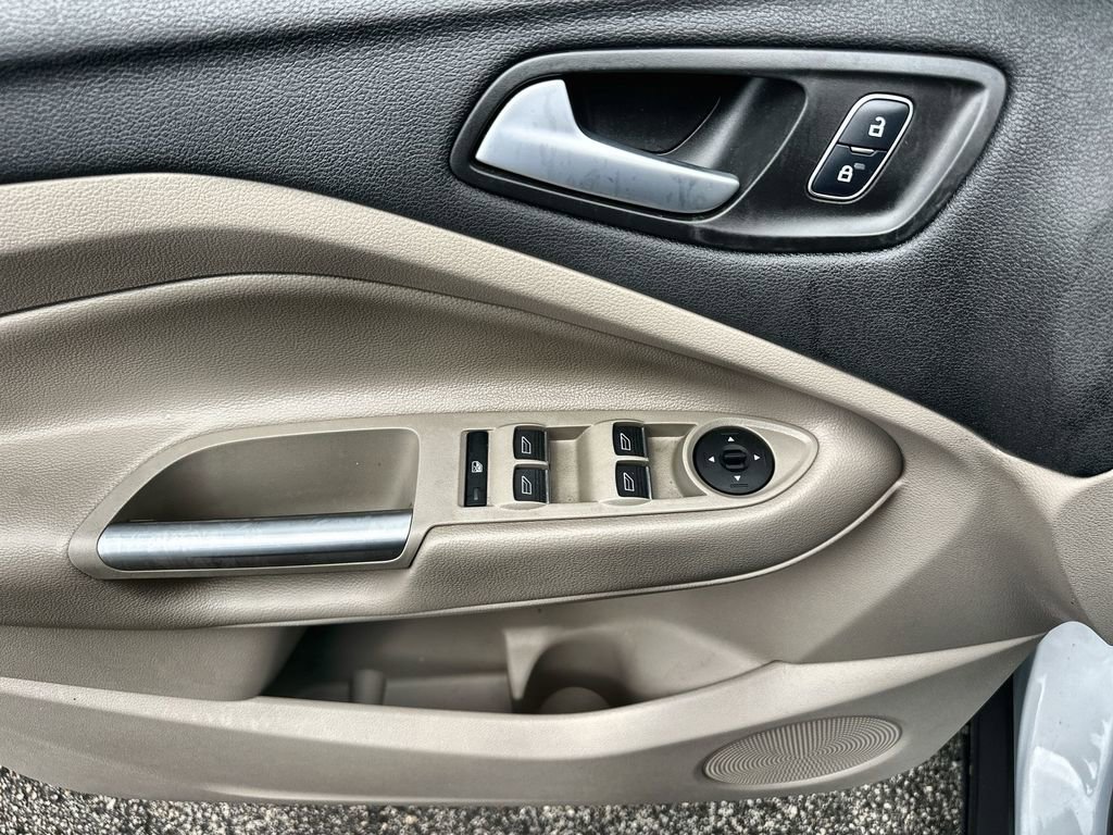 Used 2019 Ford Escape SE image 22