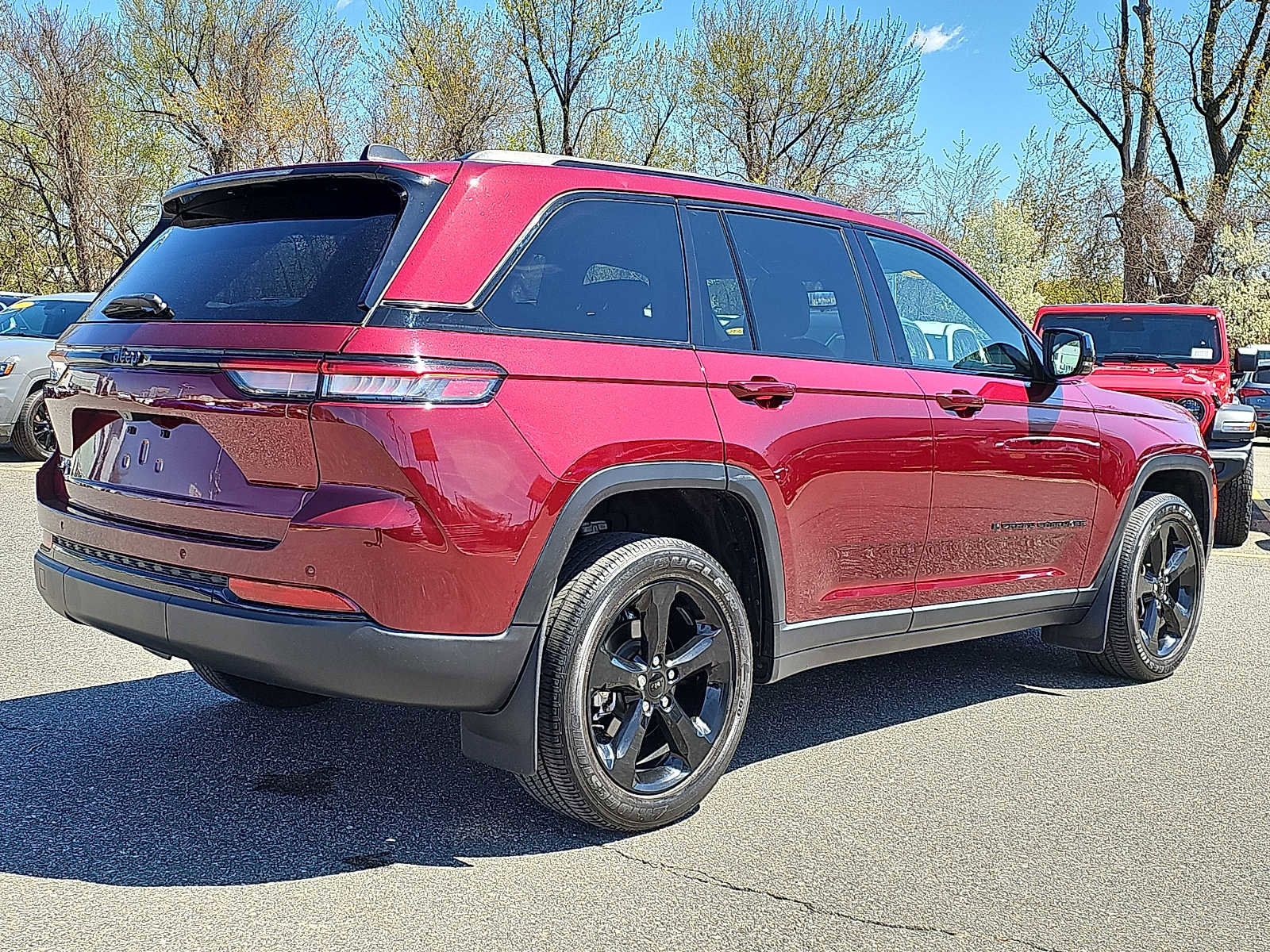 Used 2023 Jeep Grand Cherokee Altitude AWD/4WD image 6