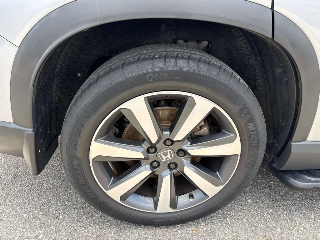 Used 2024 Honda Pilot Touring image 3