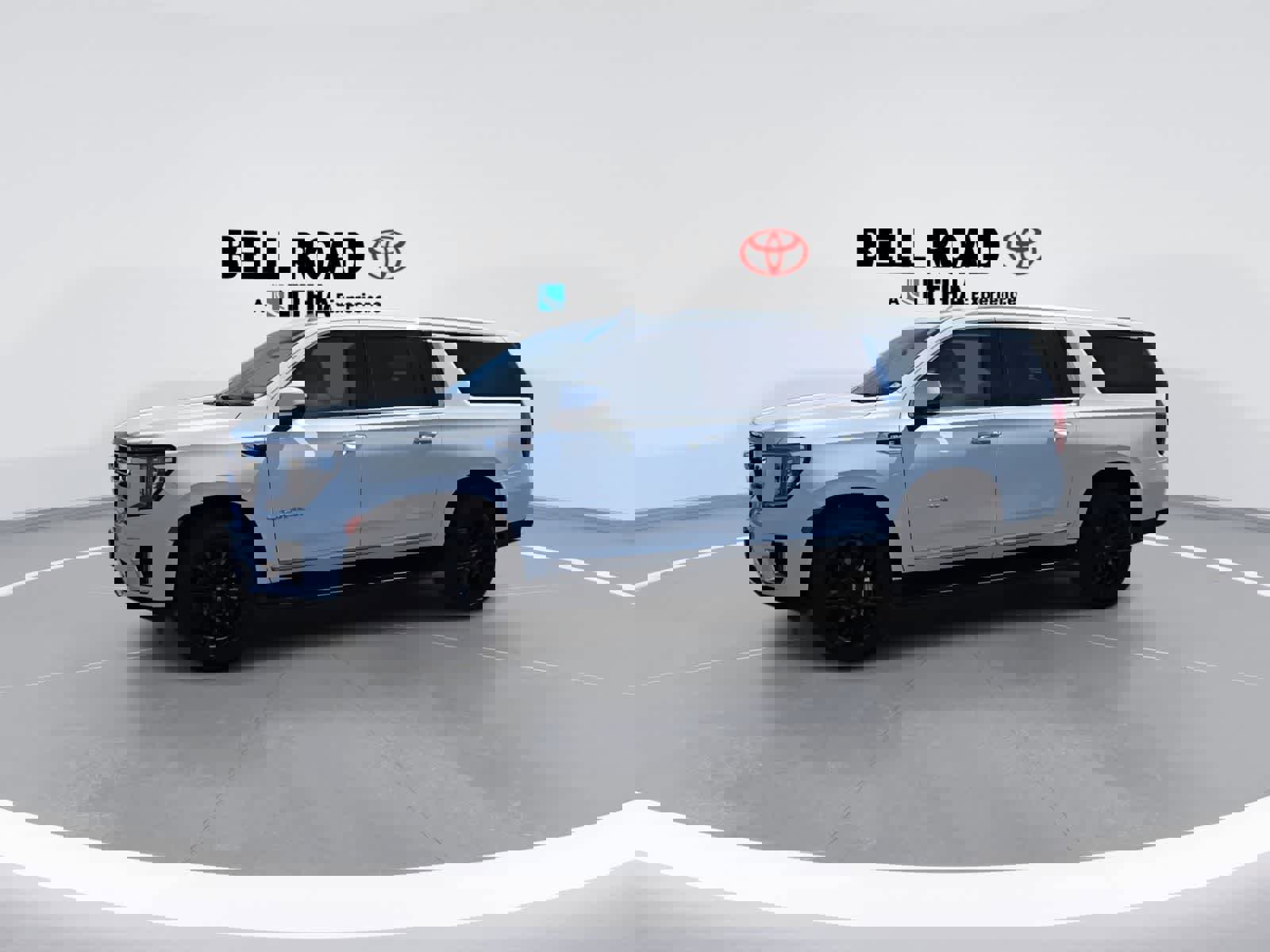 Used 2022 GMC Yukon XL SLT w/ SLT Premium Package AWD/4WD image 5