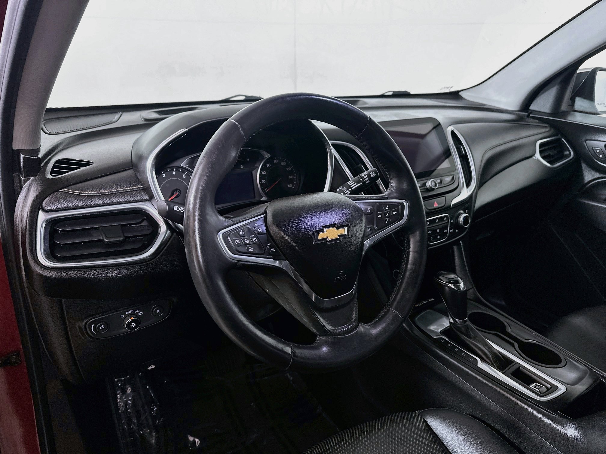 Used 2018 Chevrolet Equinox Premier FWD image 9
