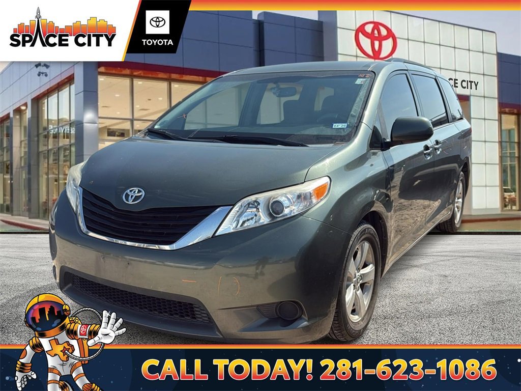 Used 2014 Toyota Sienna LE