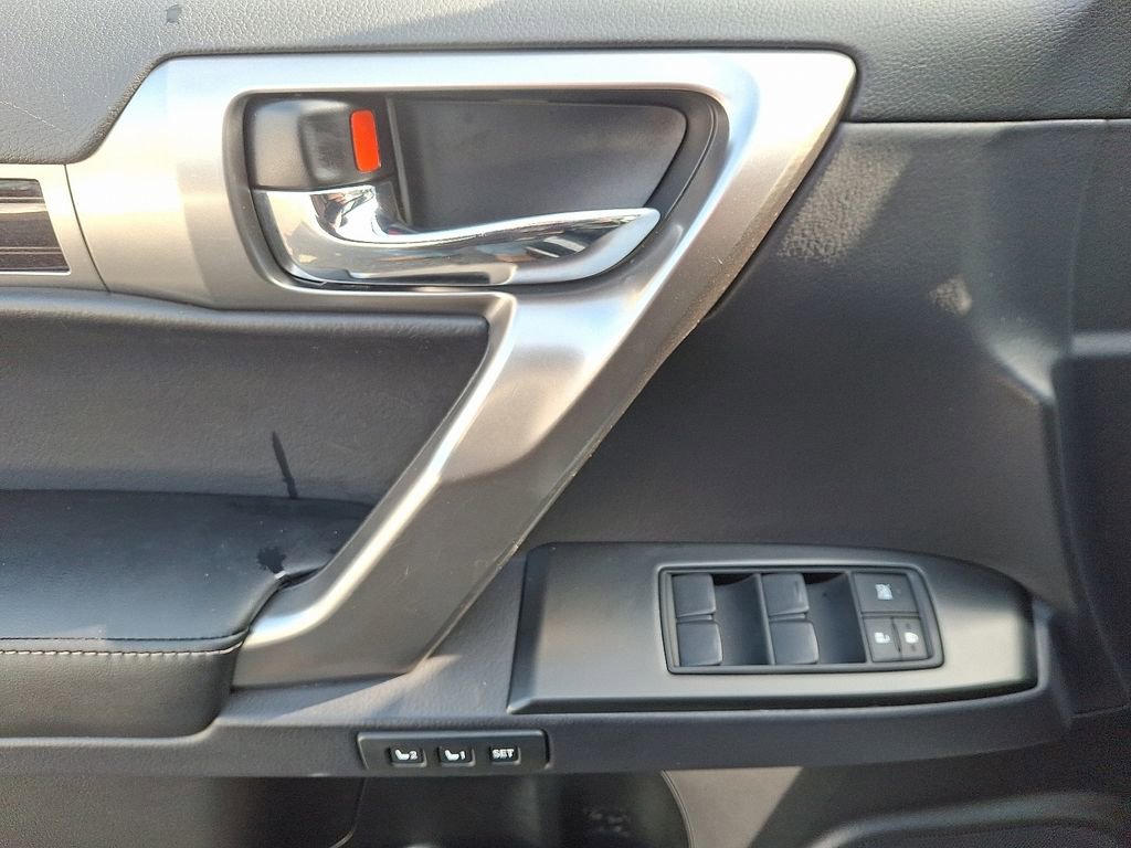 Used 2023 Lexus GX 460 Premium w/ Premium Package image 13