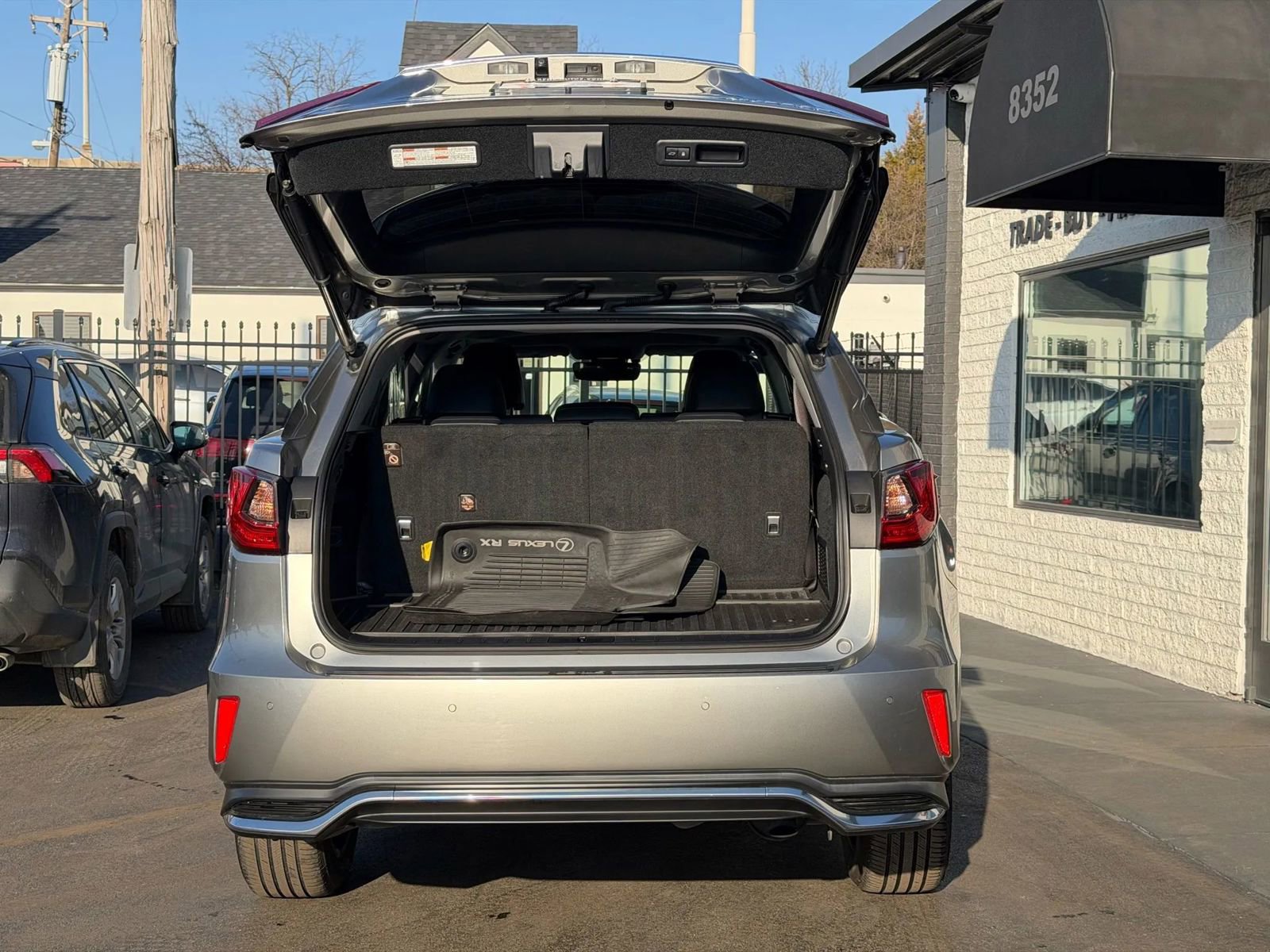 Used 2020 Lexus RX 350L Premium w/ Premium Package image 25