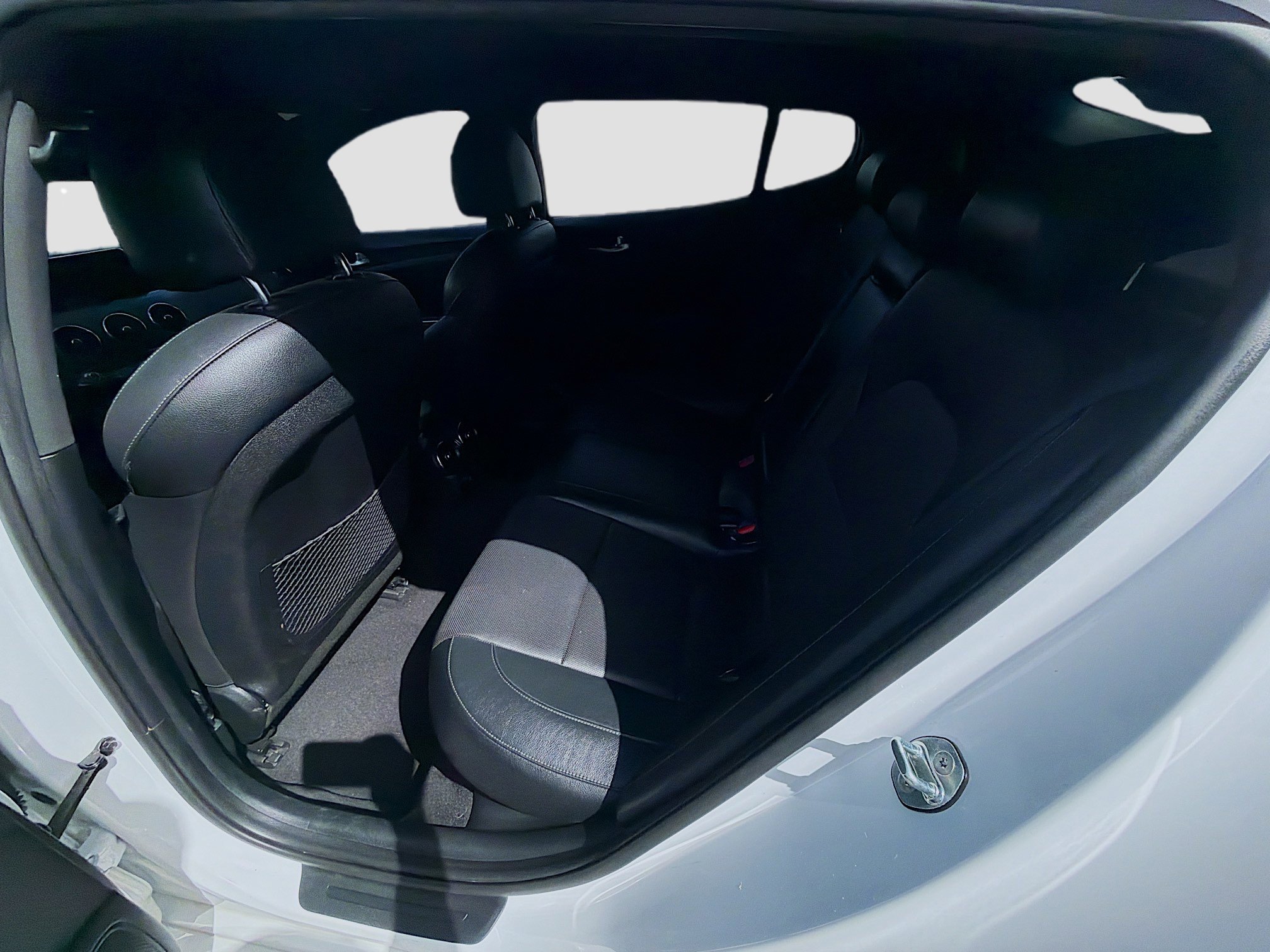 Used 2022 Kia Stinger GT-Line image 24