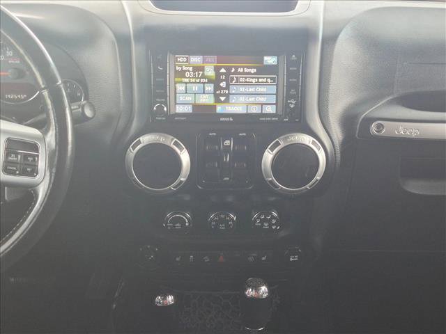 Used 2015 Jeep Wrangler Unlimited Rubicon image 13