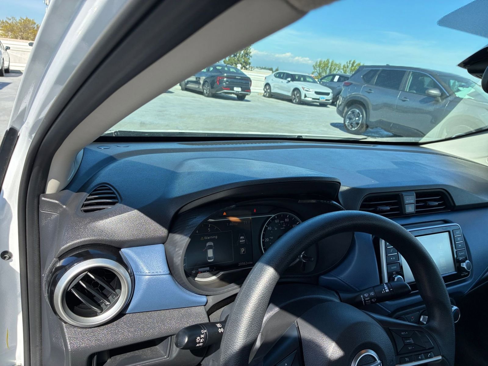 Used 2025 Nissan Versa SV w/ Trunk Package image 30