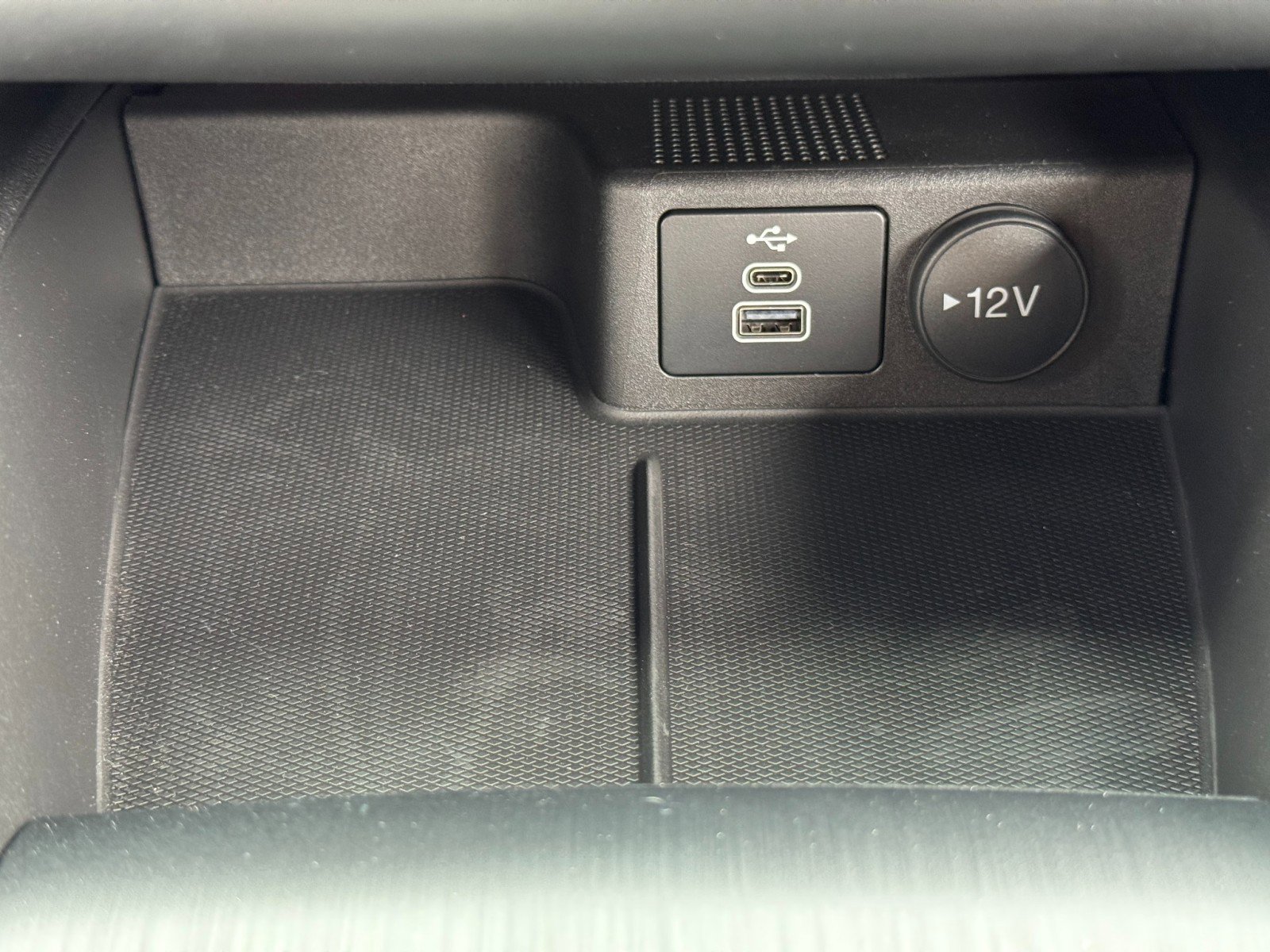 Used 2024 Ford Escape ST-Line Select image 27