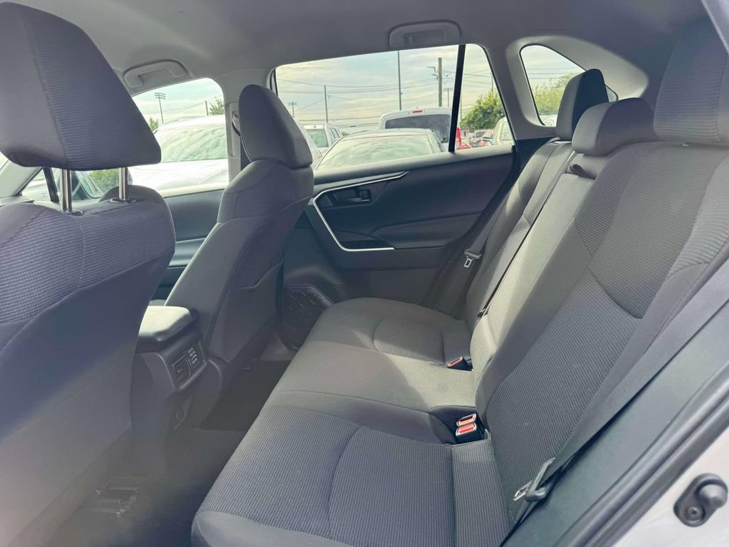 Used 2025 Toyota RAV4 LE AWD/4WD image 14