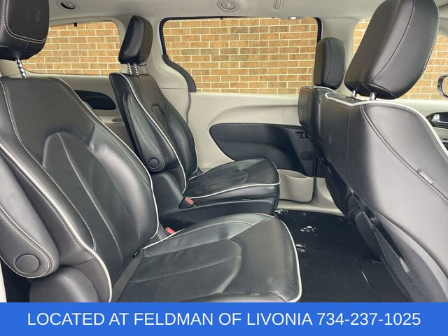 Used 2023 Chrysler Pacifica Limited image 27