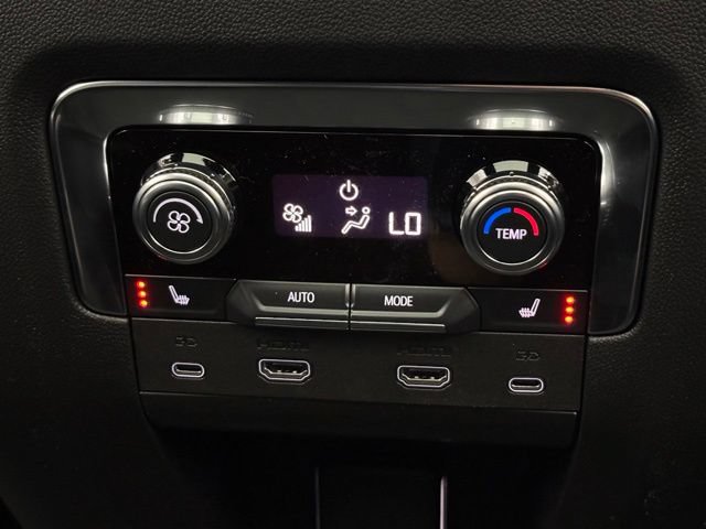 New 2026 GMC Yukon XL Denali w/ Denali Reserve Package AWD/4WD image 9