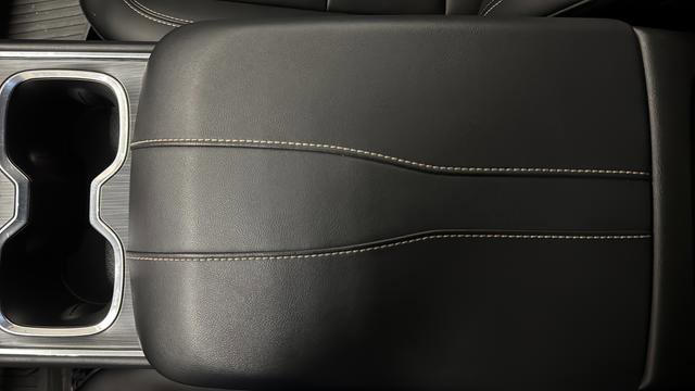 Used 2024 GMC Acadia Elevation w/ Trailering Package image 31