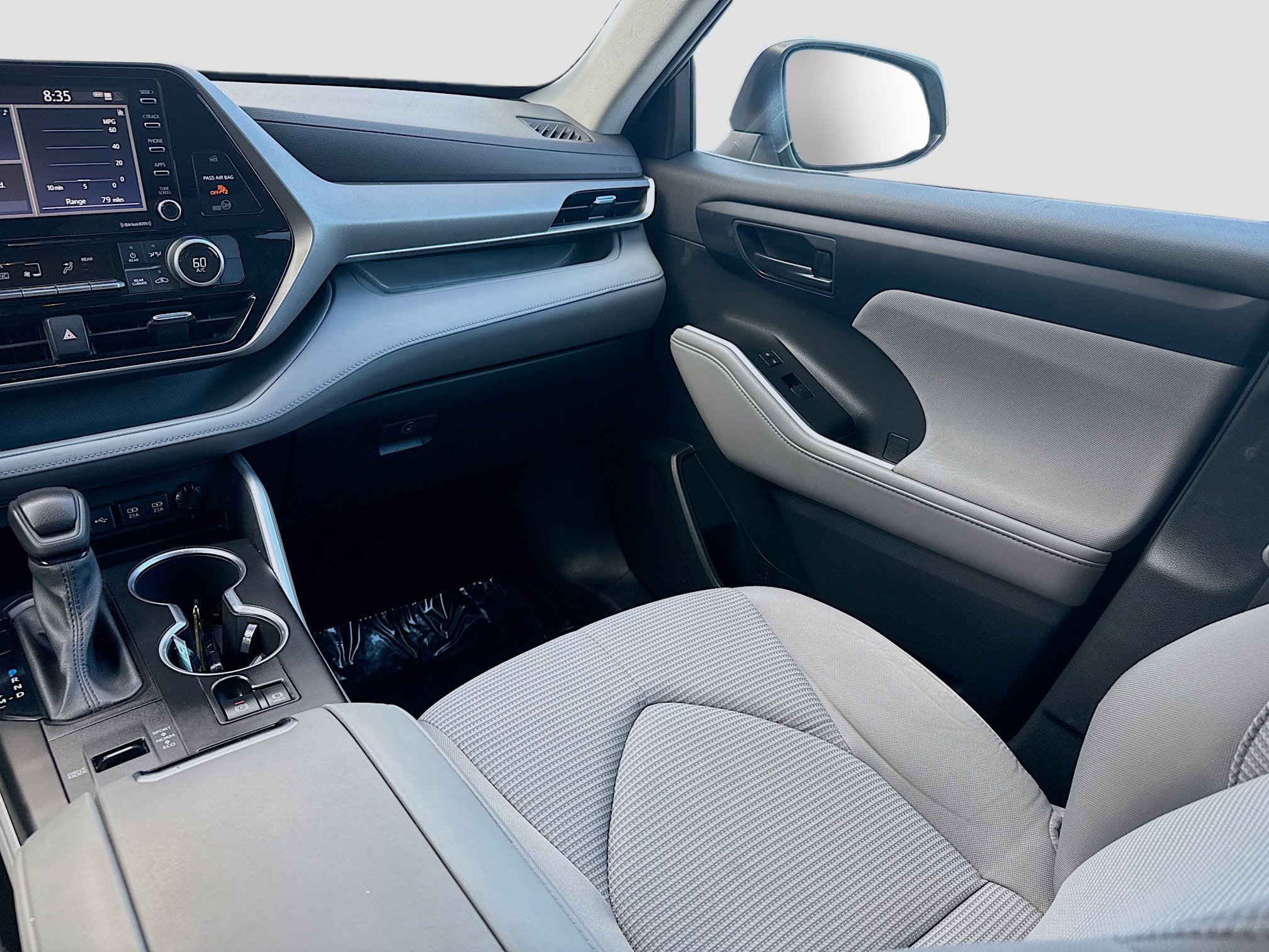 Used 2020 Toyota Highlander L FWD image 21