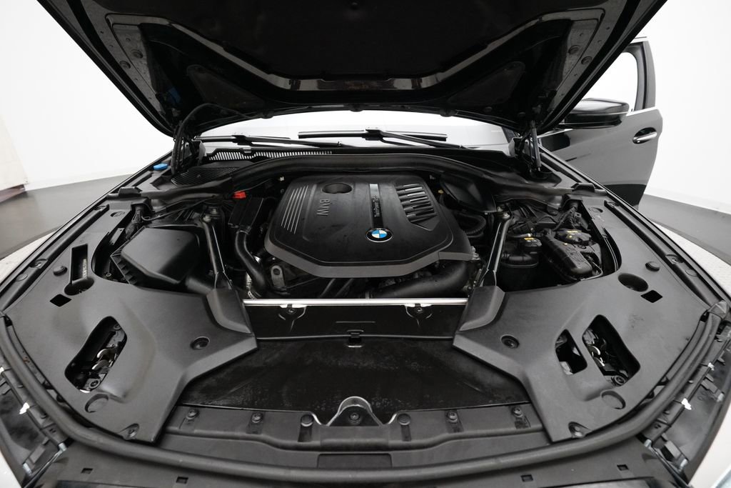 Used 2018 BMW 540i xDrive image 3