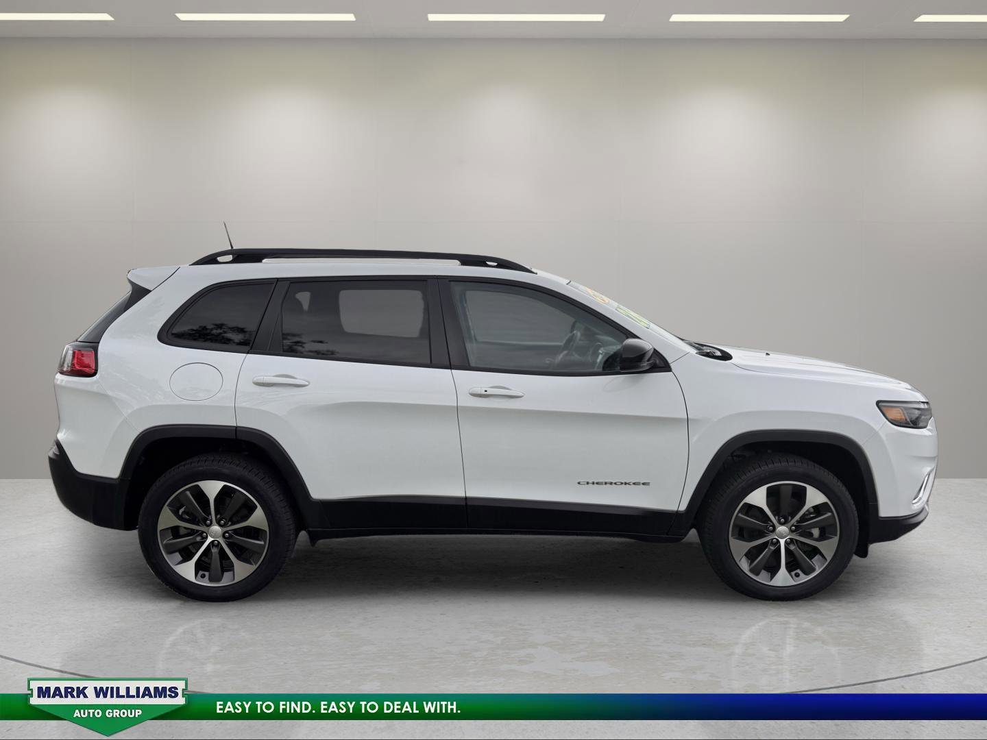Used 2022 Jeep Cherokee Limited w/ Elite Package AWD/4WD image 2