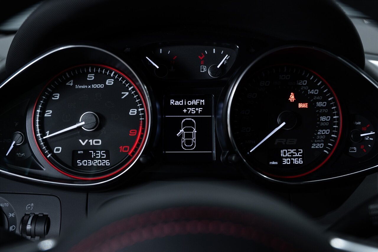 Used 2011 Audi R8 V10 AWD/4WD image 17