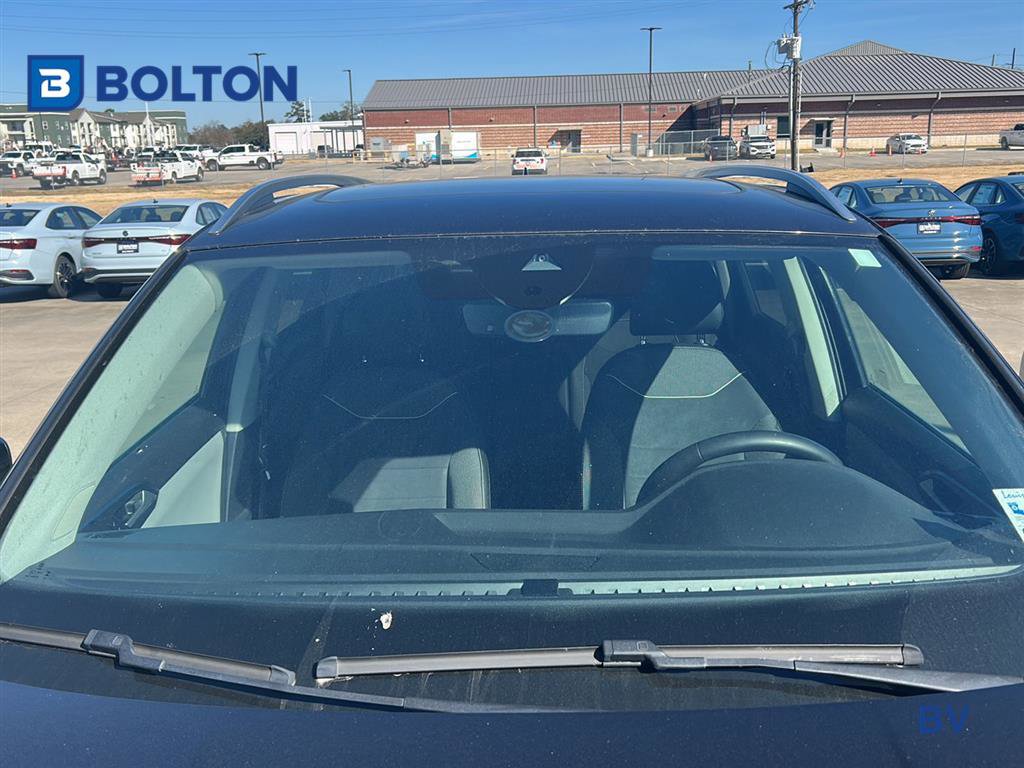 Used 2023 Volkswagen Taos SE image 1