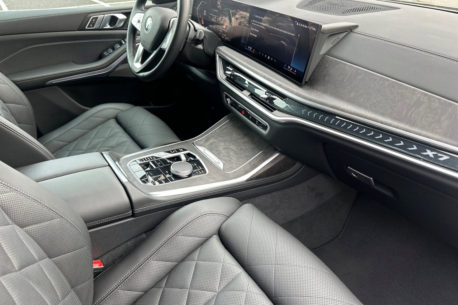 Used 2025 BMW X7 xDrive40i w/ Premium Package image 21