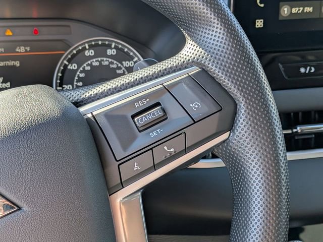 New 2026 Mitsubishi Outlander ES FWD image 17