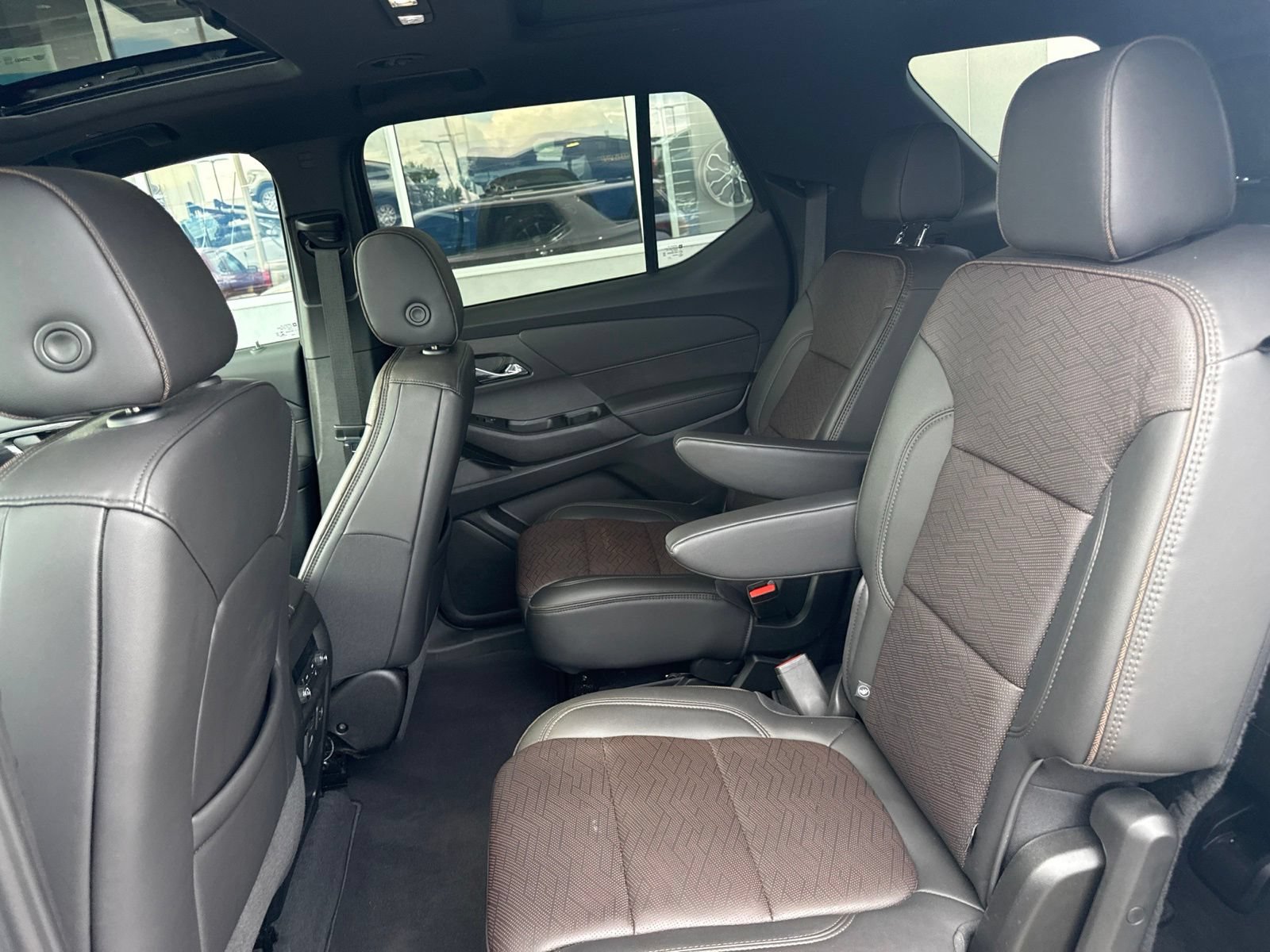 Used 2023 Chevrolet Traverse High Country AWD/4WD image 18