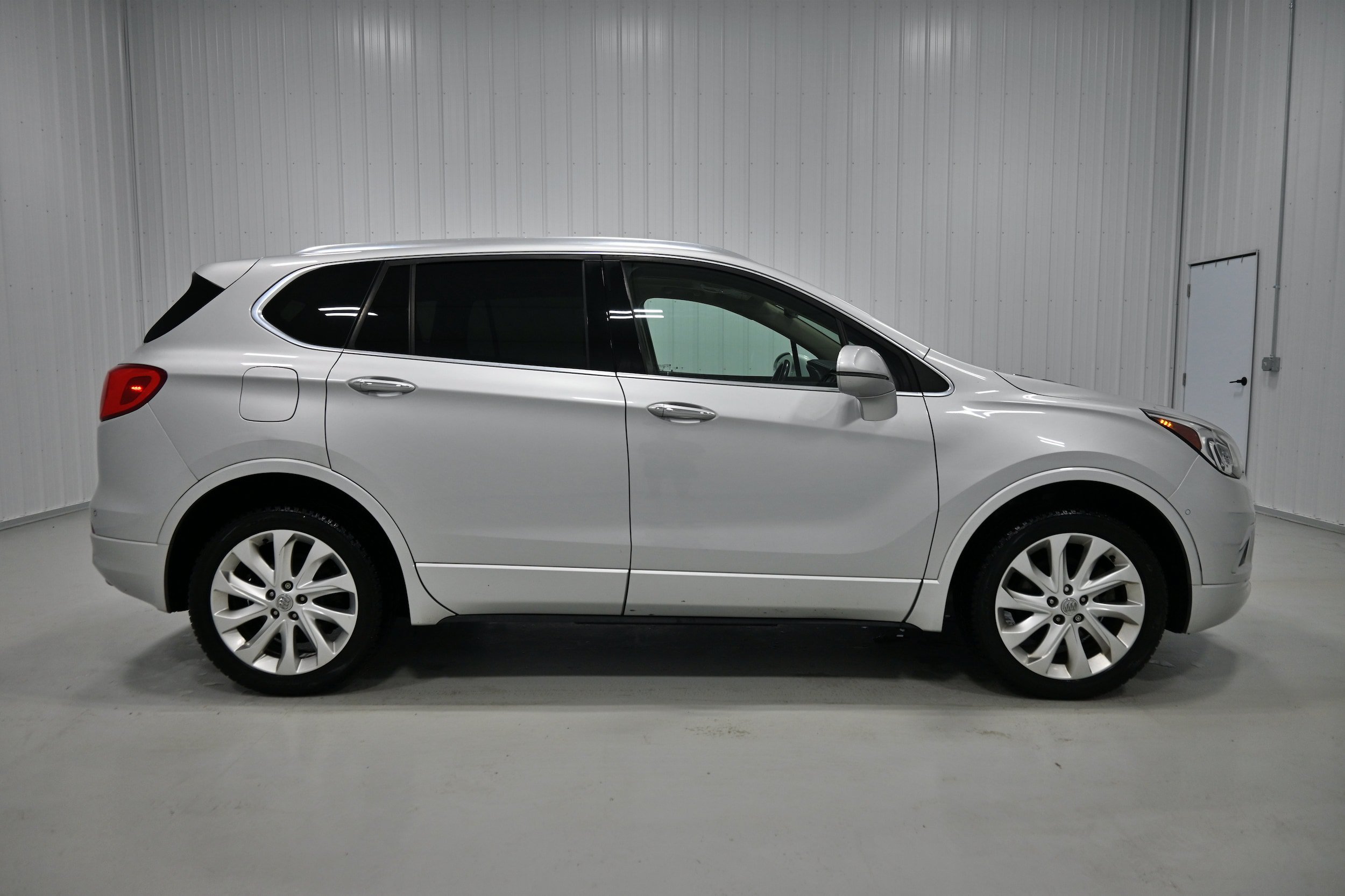 Used 2017 Buick Envision Premium AWD/4WD image 38