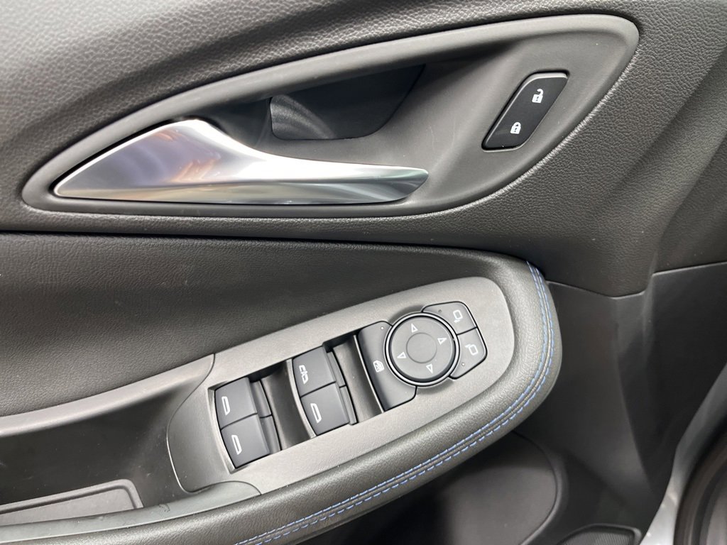 New 2026 Buick Encore GX Sport Touring image 7