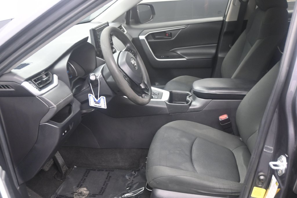 Used 2022 Toyota RAV4 LE AWD/4WD image 10