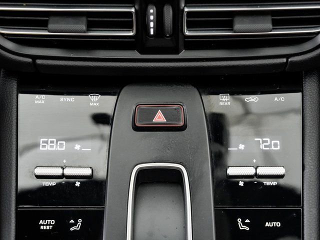 Certified 2025 Porsche Macan image 20