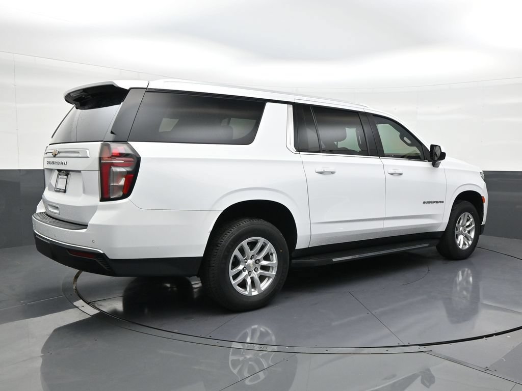 Used 2023 Chevrolet Suburban LS RWD image 5