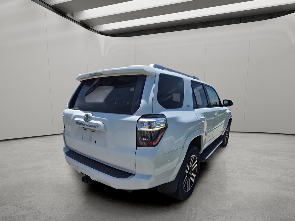 Used 2014 Toyota 4Runner SR5 AWD/4WD image 5