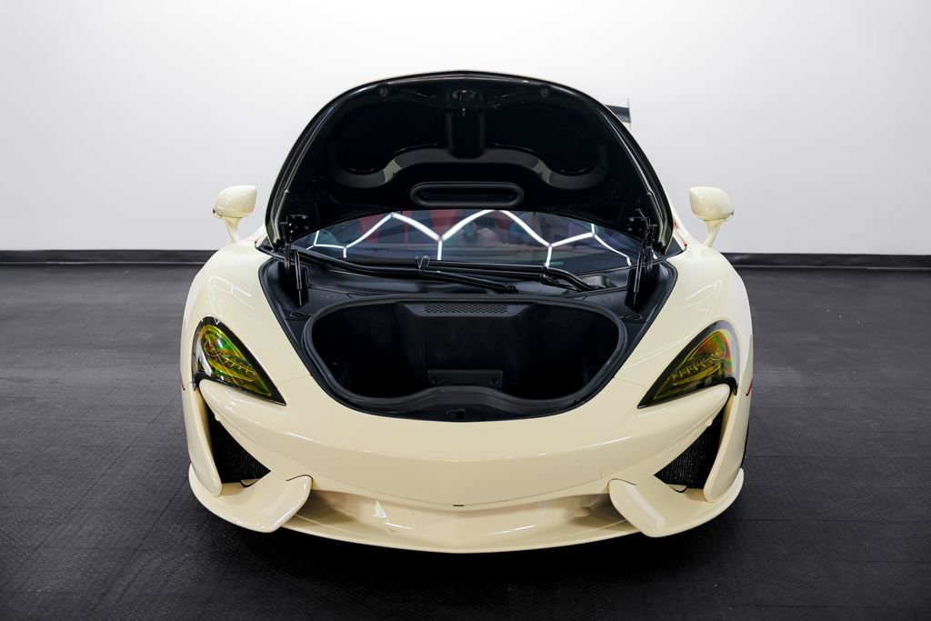 Used 2019 McLaren 570S Spider image 11