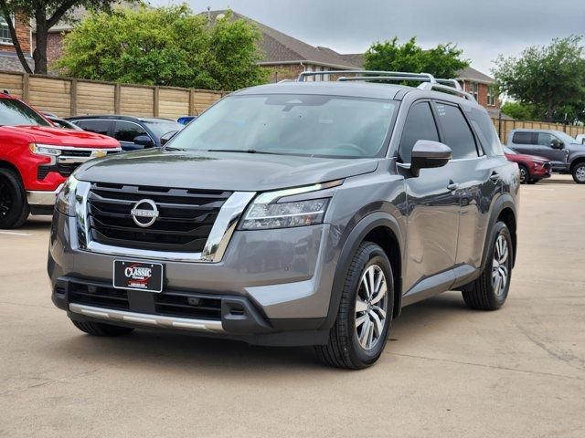 Used 2024 Nissan Pathfinder SL w/ Cargo Package image 12