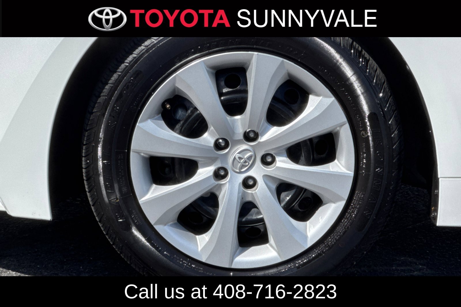 Used 2025 Toyota Corolla LE FWD image 23
