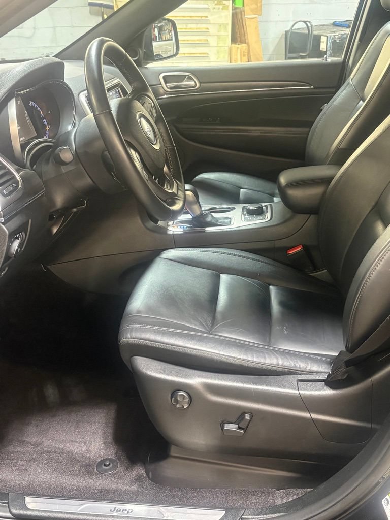 Used 2018 Jeep Grand Cherokee Limited AWD/4WD image 17