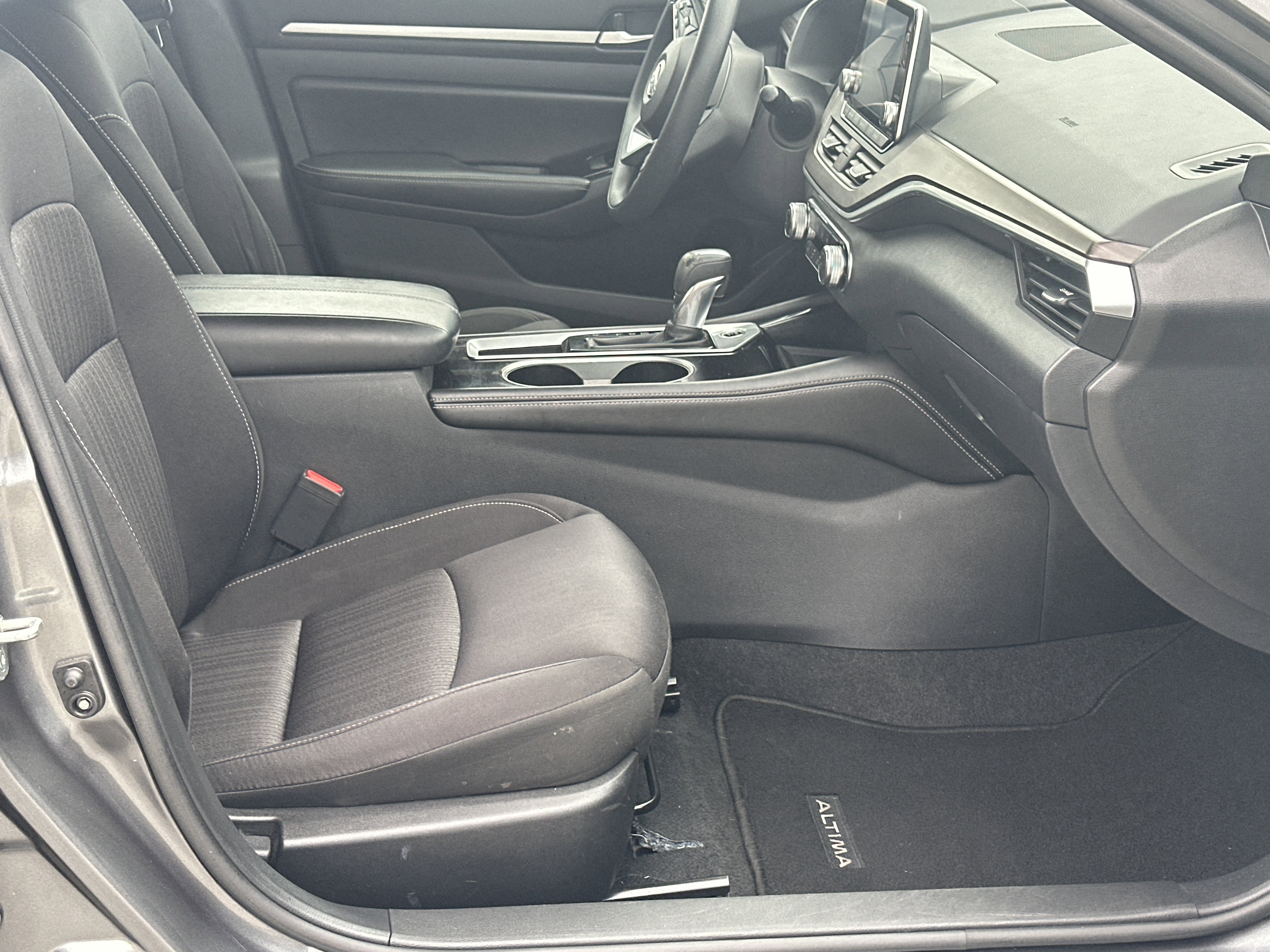 Used 2023 Nissan Altima 2.5 SV image 13