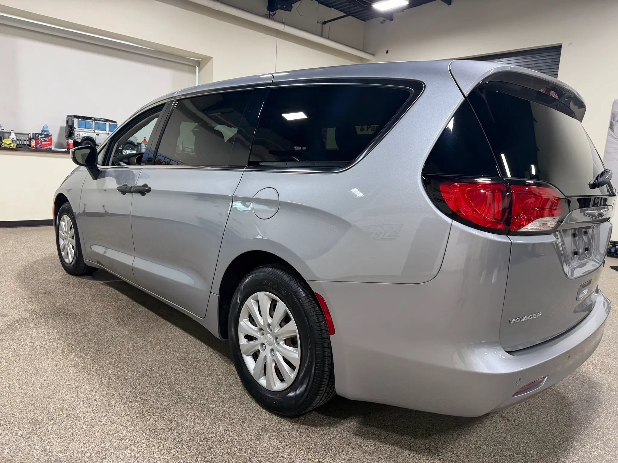 Used 2021 Chrysler Voyager L FWD image 20