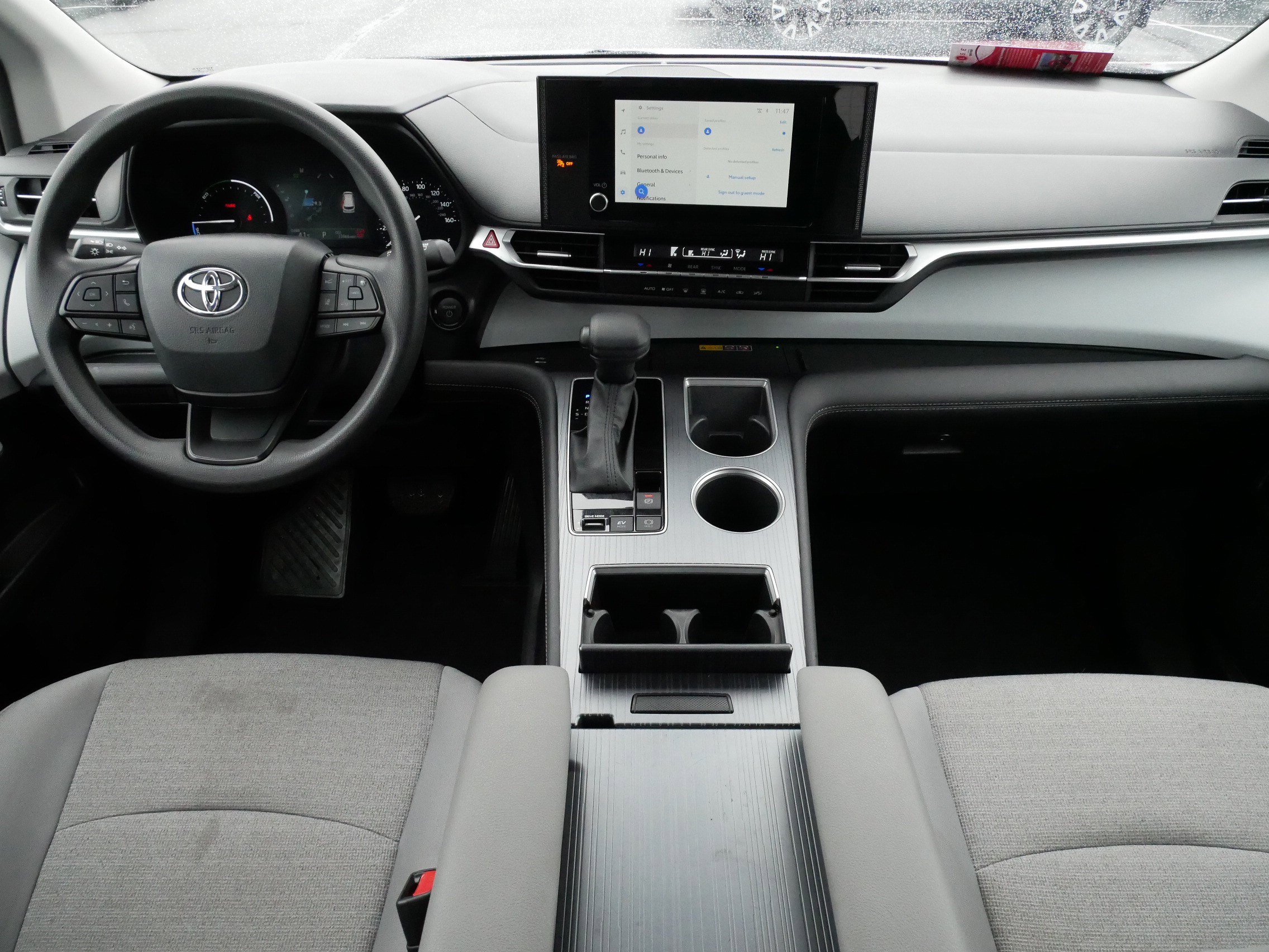 Certified 2025 Toyota Sienna LE image 10