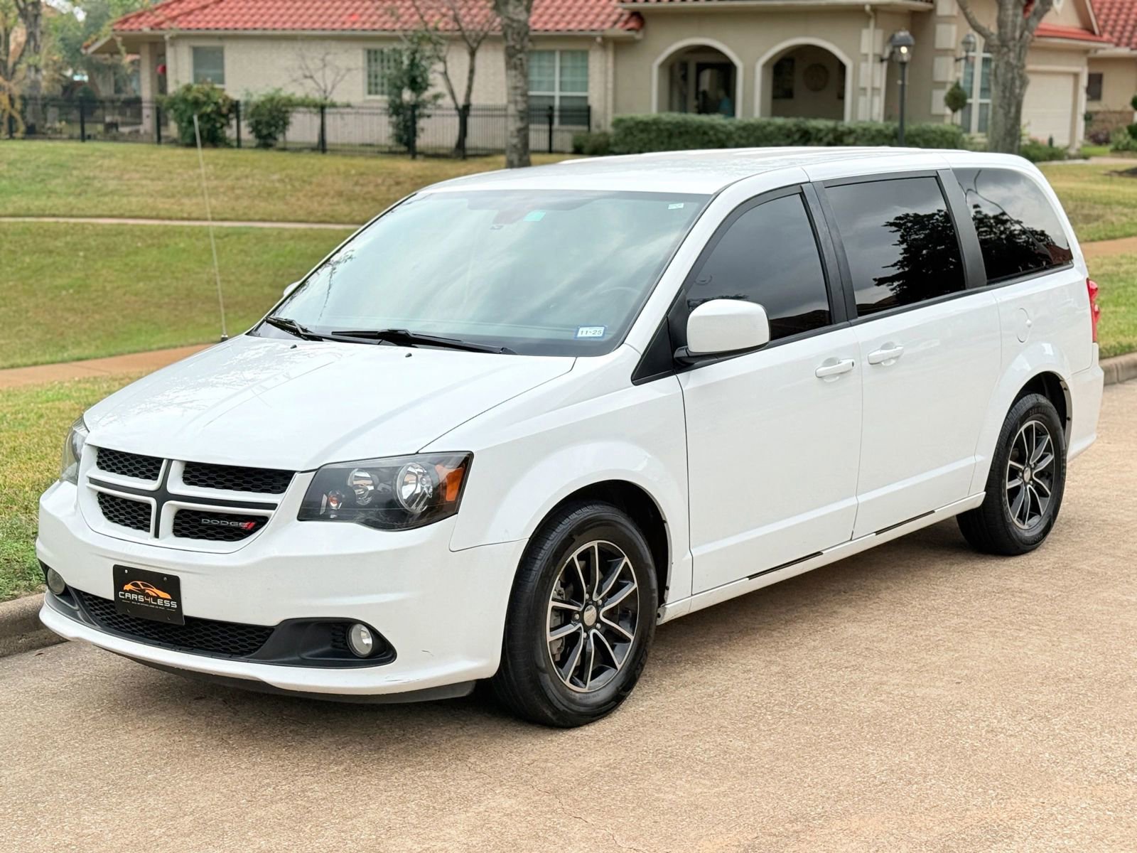 Used 2019 Dodge Grand Caravan GT image 3