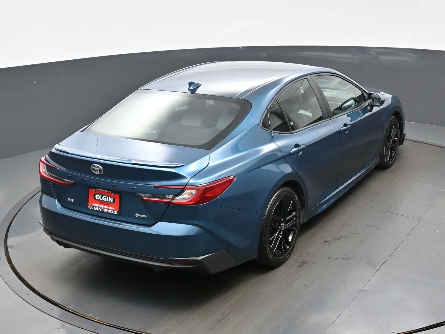 Used 2025 Toyota Camry SE FWD image 41