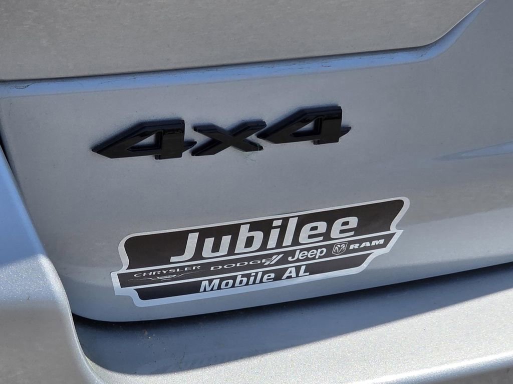 Used 2025 Jeep Grand Cherokee Altitude image 30