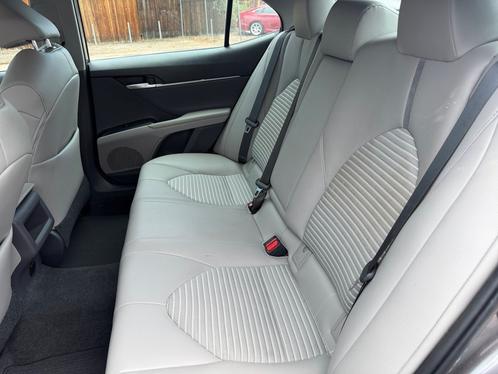 Used 2018 Toyota Camry SE w/ Moonroof Package FWD image 17