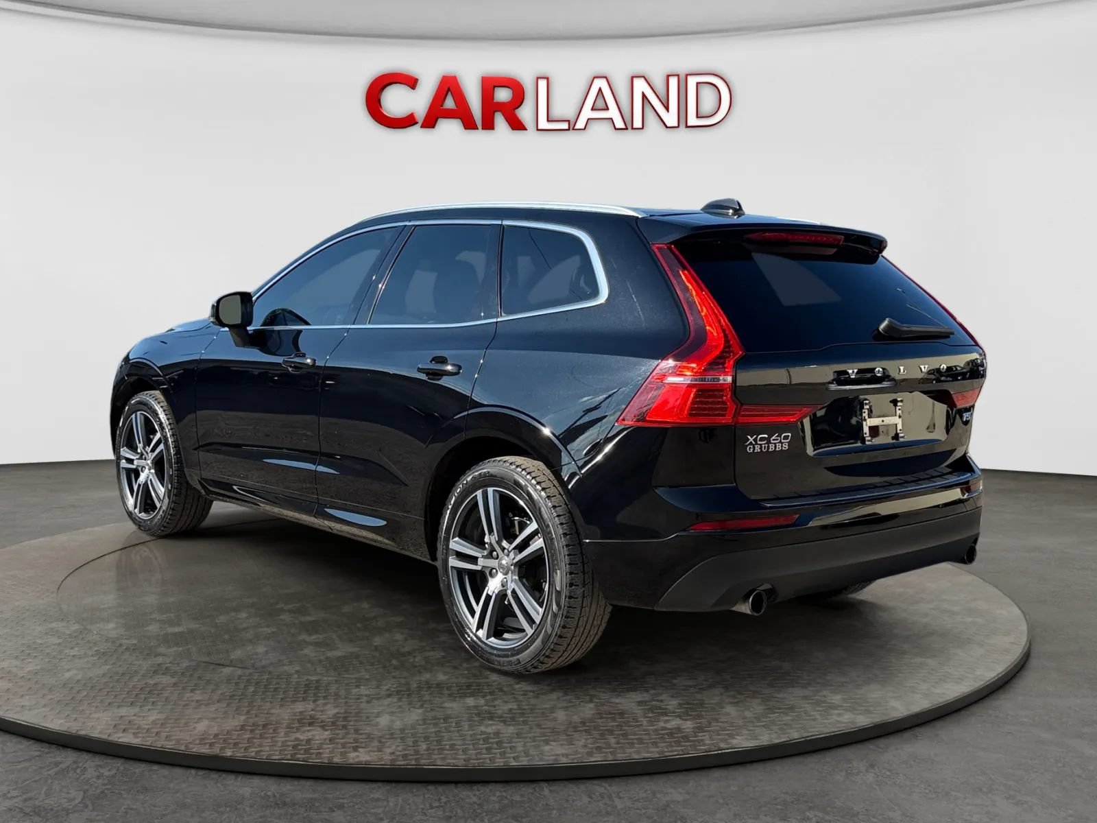 Used 2019 Volvo XC60 T5 Momentum w/ Protection Package Premier AWD/4WD image 4