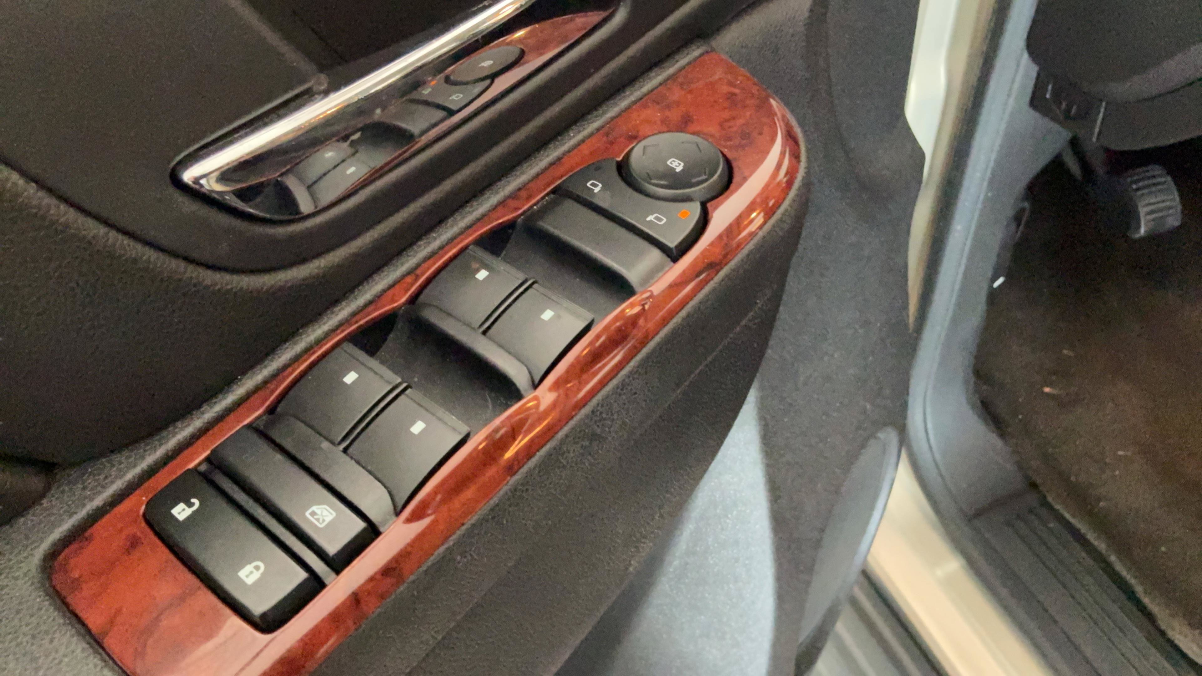 Used 2012 Chevrolet Tahoe LT RWD image 19