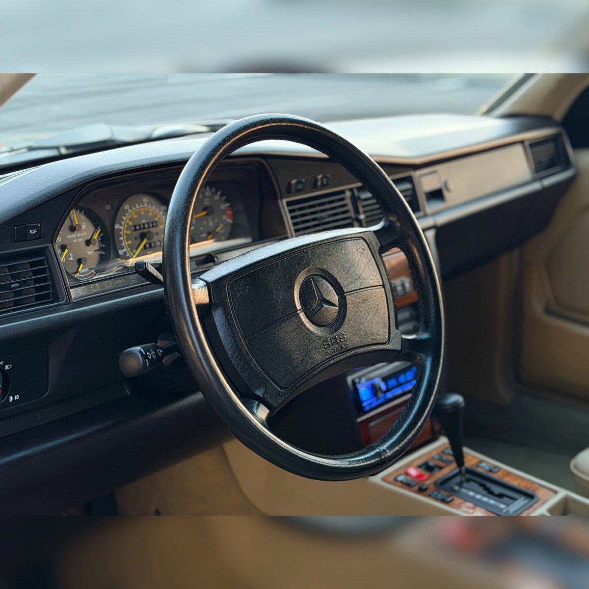 Used 1990 Mercedes-Benz 190 E 2.6 image 5