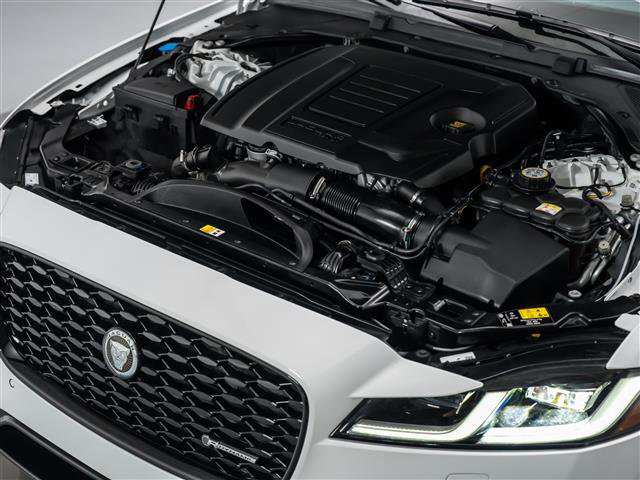 Certified 2024 Jaguar XF R-Dynamic SE image 11