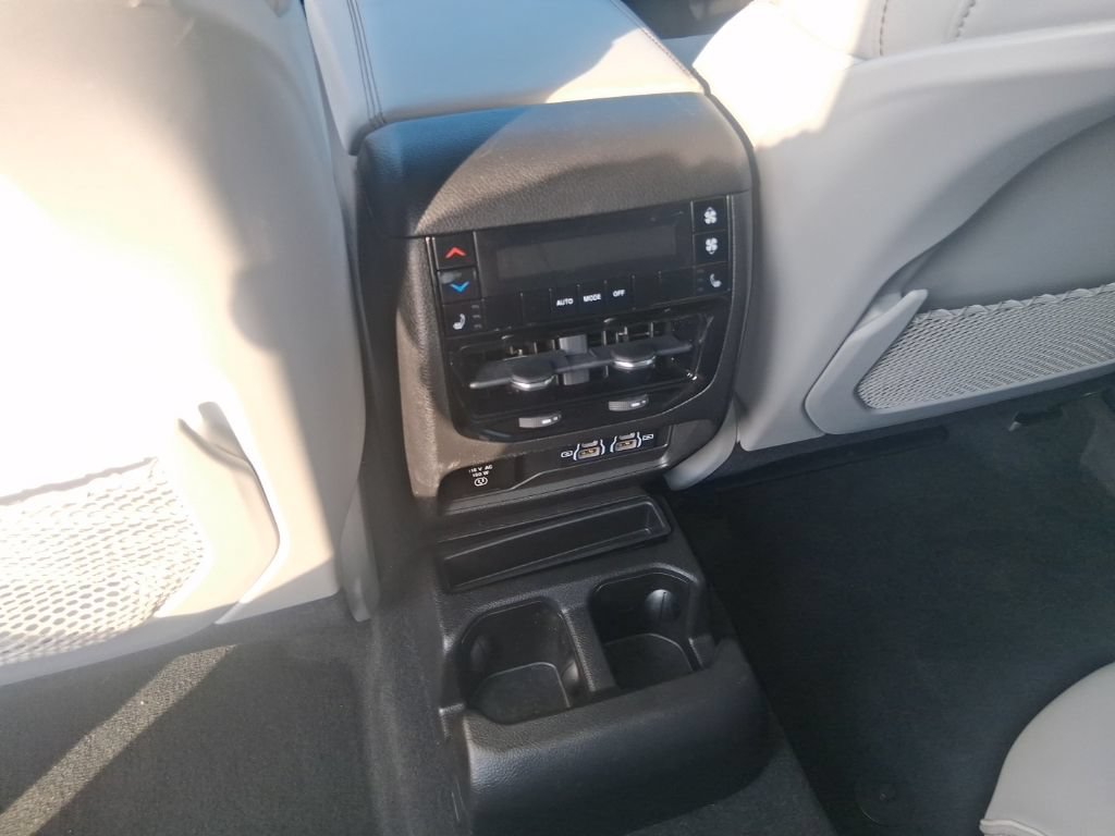 Used 2022 Jeep Grand Cherokee L Overland AWD/4WD image 19