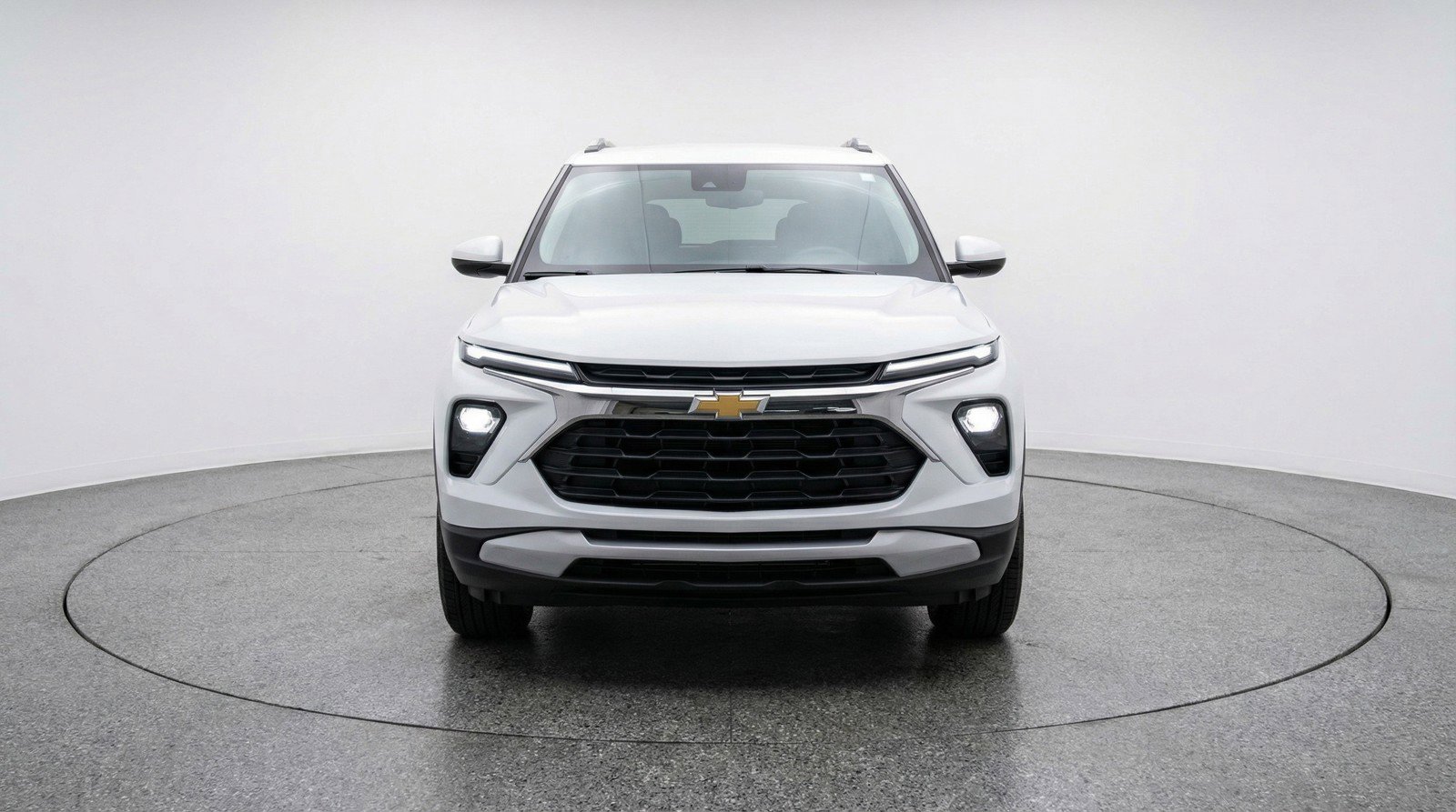 Used 2025 Chevrolet TrailBlazer LT FWD image 2